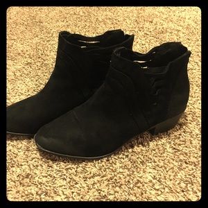 Black No Parking boots. Size 10